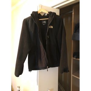 Women’s north face w/ hood!